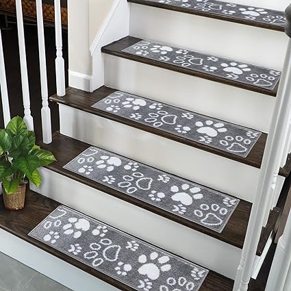 paw-print-decor-ideas-paw-prints-patterned-carpet-stair-treads