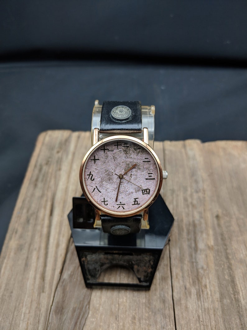 gifts-from-japan-vintage-leather-watch-with-japanese-numerals